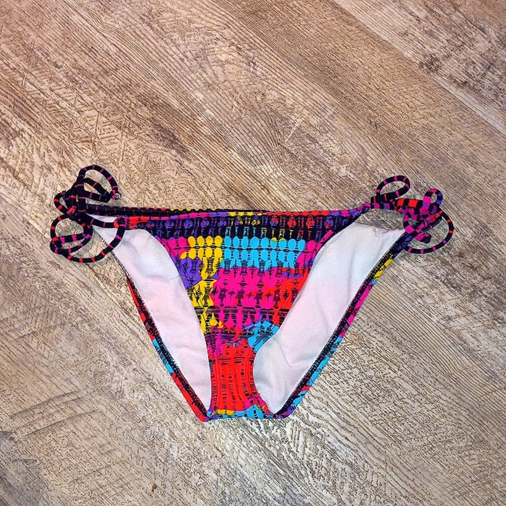 Rusty bikini med bottoms graffiti rainbow